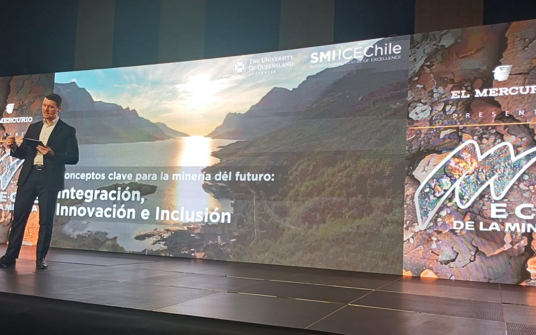 Doug Aitken abrió el Summit Ecos de la Minería de El Mercurio